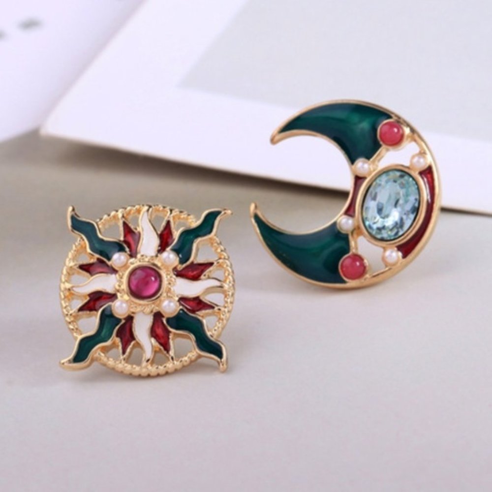 🛍HOST PICK 🛍Sun & Moon Stud Earrings
